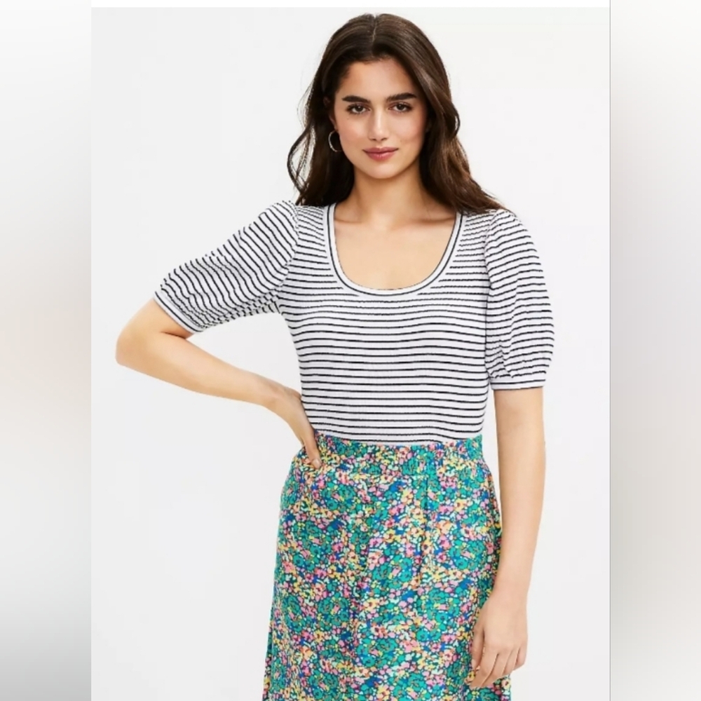 NWT Loft Black and White Striped Crinkle Puff Sleeve Women's Top, Size M